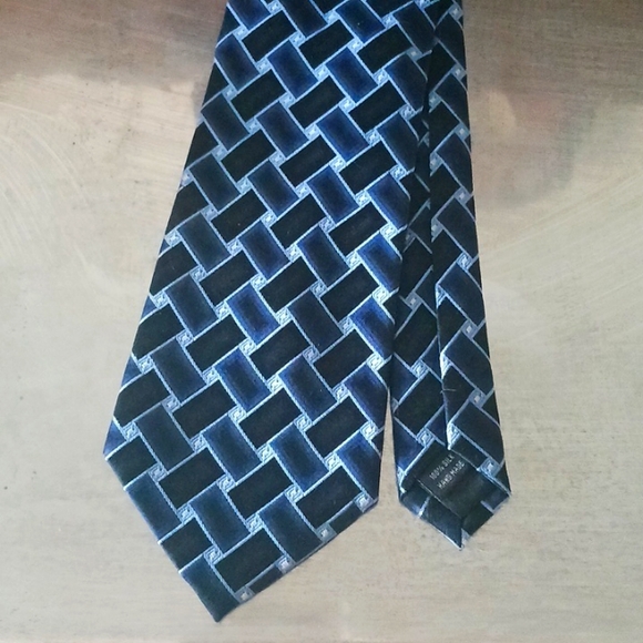 Men's Ties Set of Three - Picture 5 of 7